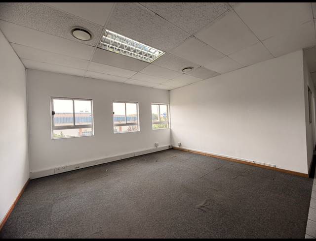 1,412M² WAREHOUSE TO LET IN MEADOWDALE